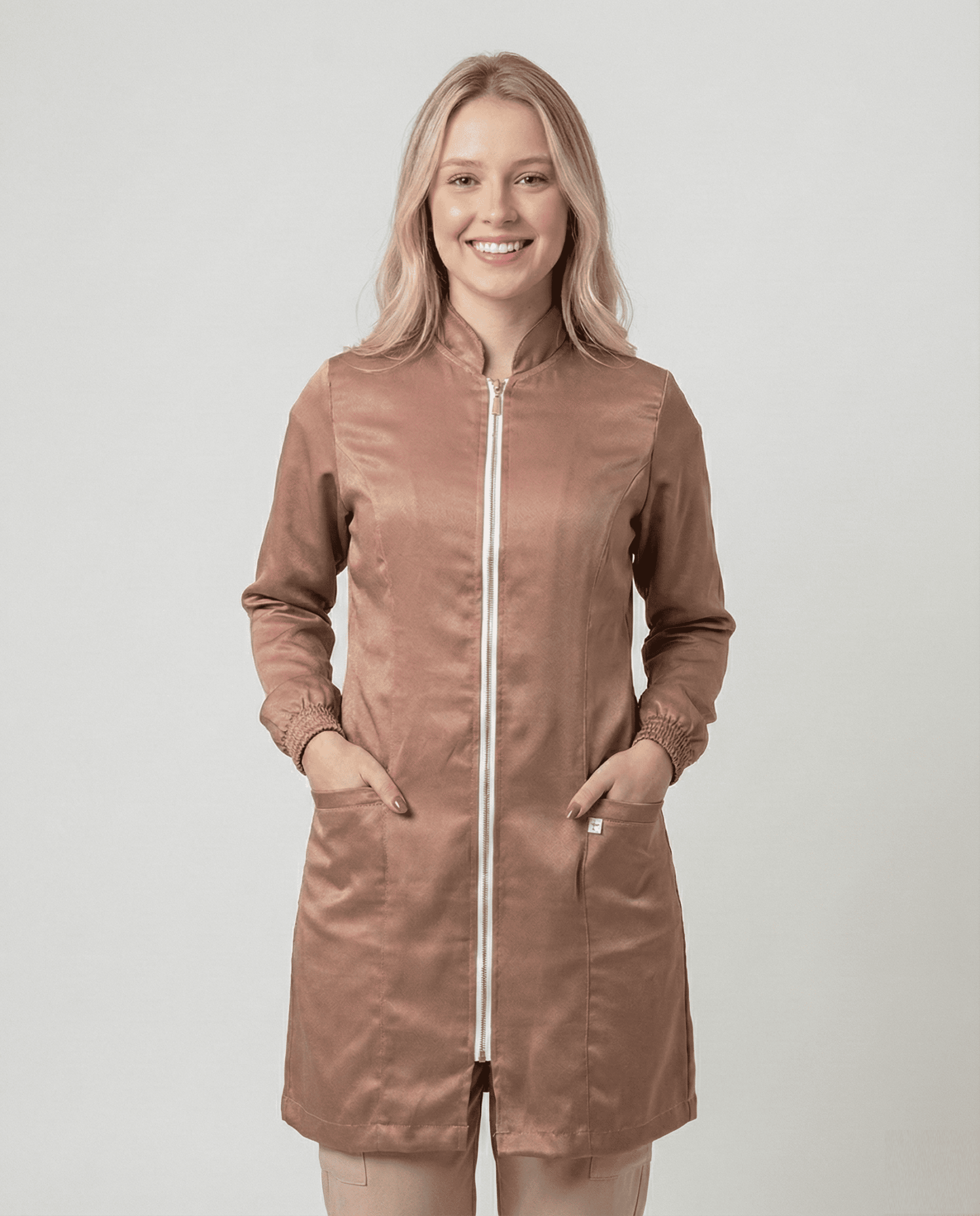 Jaleco Feminino Lidi Acetinado com Punho Jogger - Nude